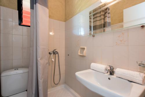 arillasapartmentssmallforbooking-4265