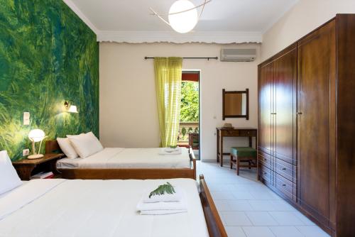 arillasapartmentssmallforbooking-4275