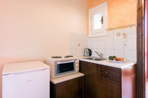 arillasapartmentssmallforbooking-4502